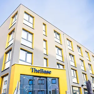 Hotell The Base One