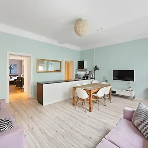 https://apartment-for-families-and-groups-26.find-berlin-hotels.com